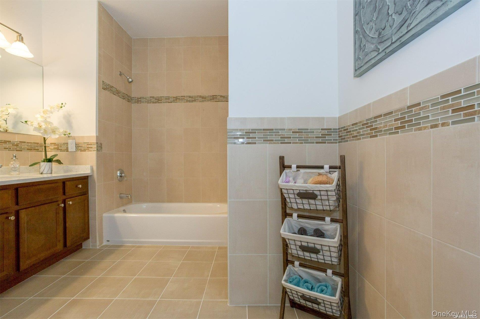 #19 photo, 1046 New York Avenue, Huntington Station , NY 11746