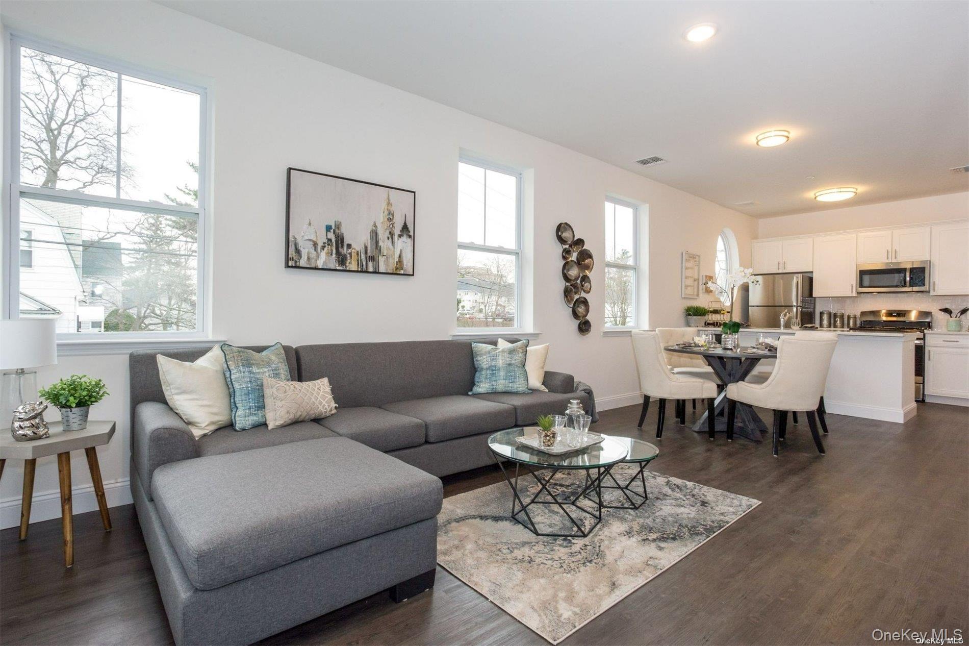 #7 photo, 1046 New York Avenue, Huntington Station , NY 11746