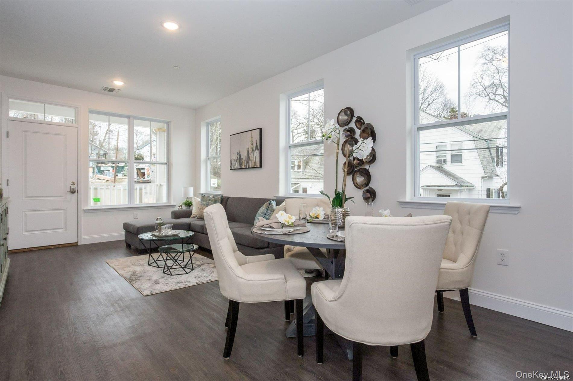 #9 photo, 1046 New York Avenue, Huntington Station , NY 11746