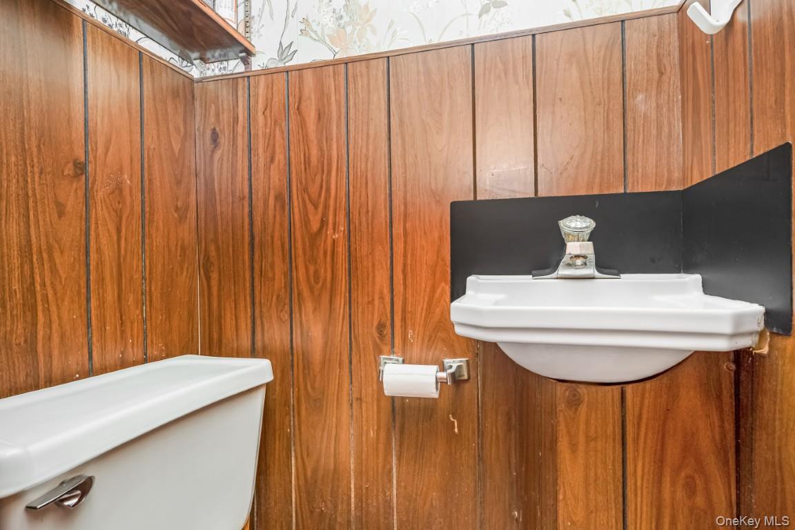 #12 photo, 67-72 78th Street, Middle Village , NY 11379