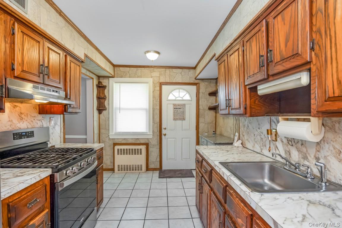 #6 photo, 67-72 78th Street, Middle Village , NY 11379