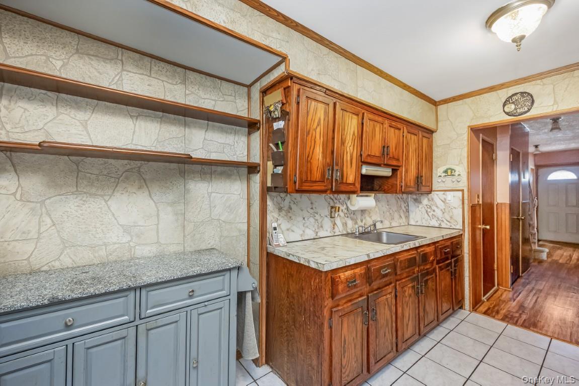 #7 photo, 67-72 78th Street, Middle Village , NY 11379