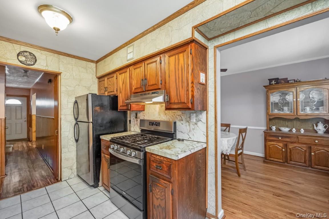 #8 photo, 67-72 78th Street, Middle Village , NY 11379