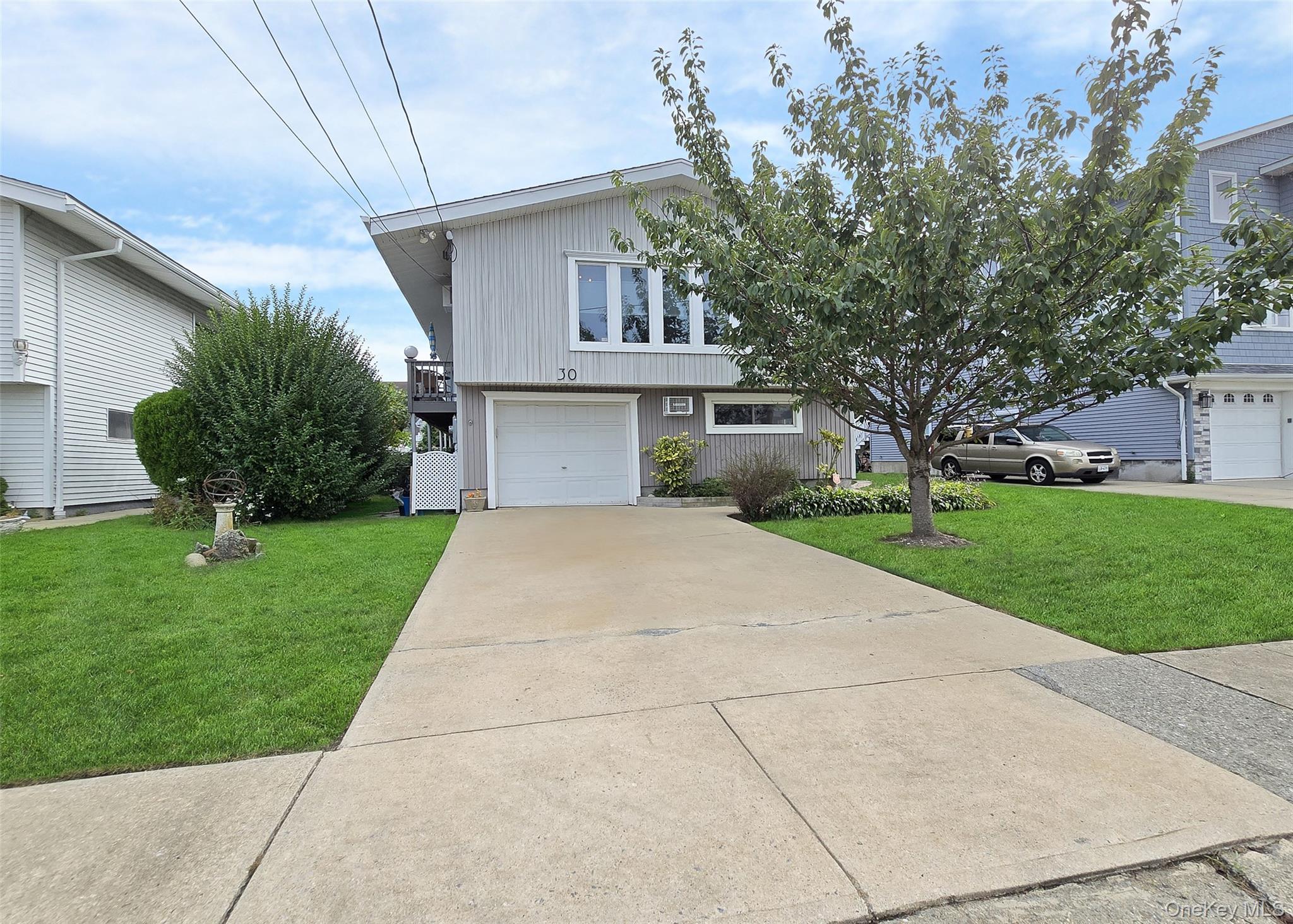 #1 photo, 30 E Bedell Street, 长岛 Freeport , NY 11520