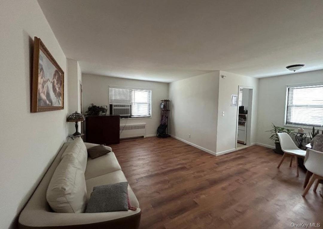 #4 photo, 199-05 21st Ave, クイーンズ区 Whitestone , NY 11357