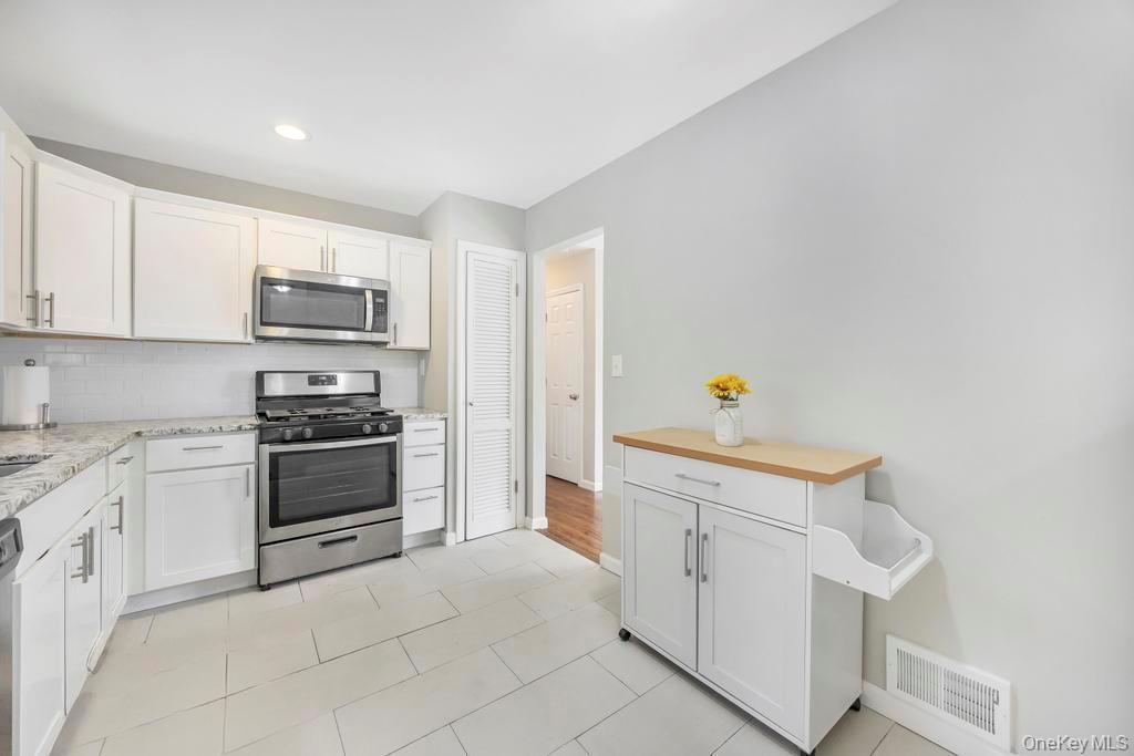 #11 photo, 191 Bergen Street, Port Jefferson Station , NY 11776