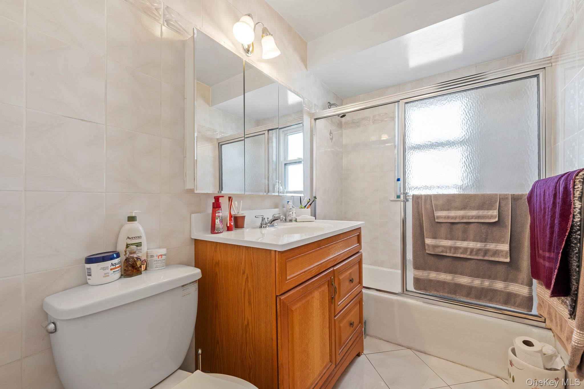 #18 photo, 1518 Bayview Avenue, Bronx , NY 10465