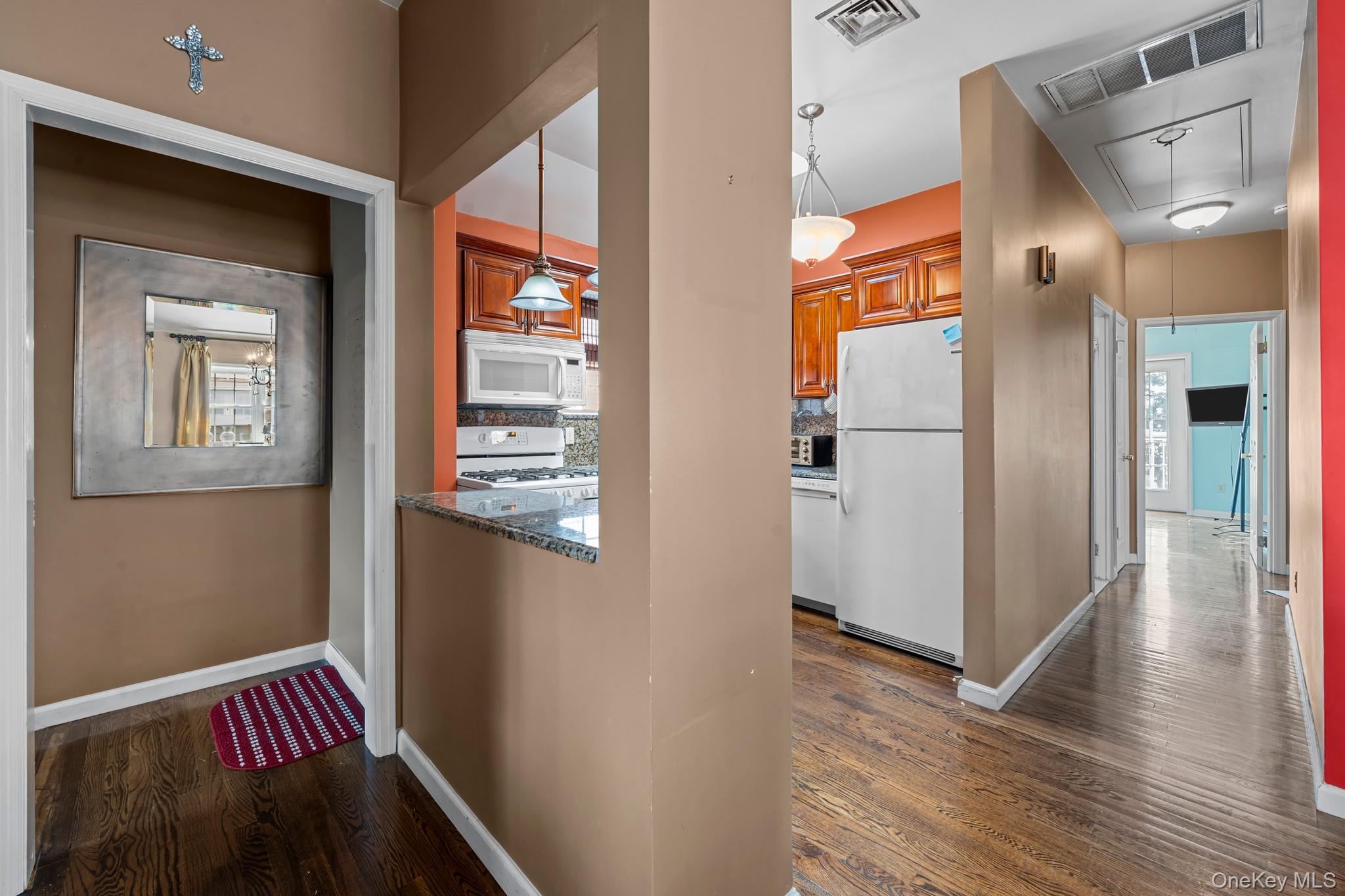 #18 photo, 1514 Bayview Avenue, Bronx , NY 10465