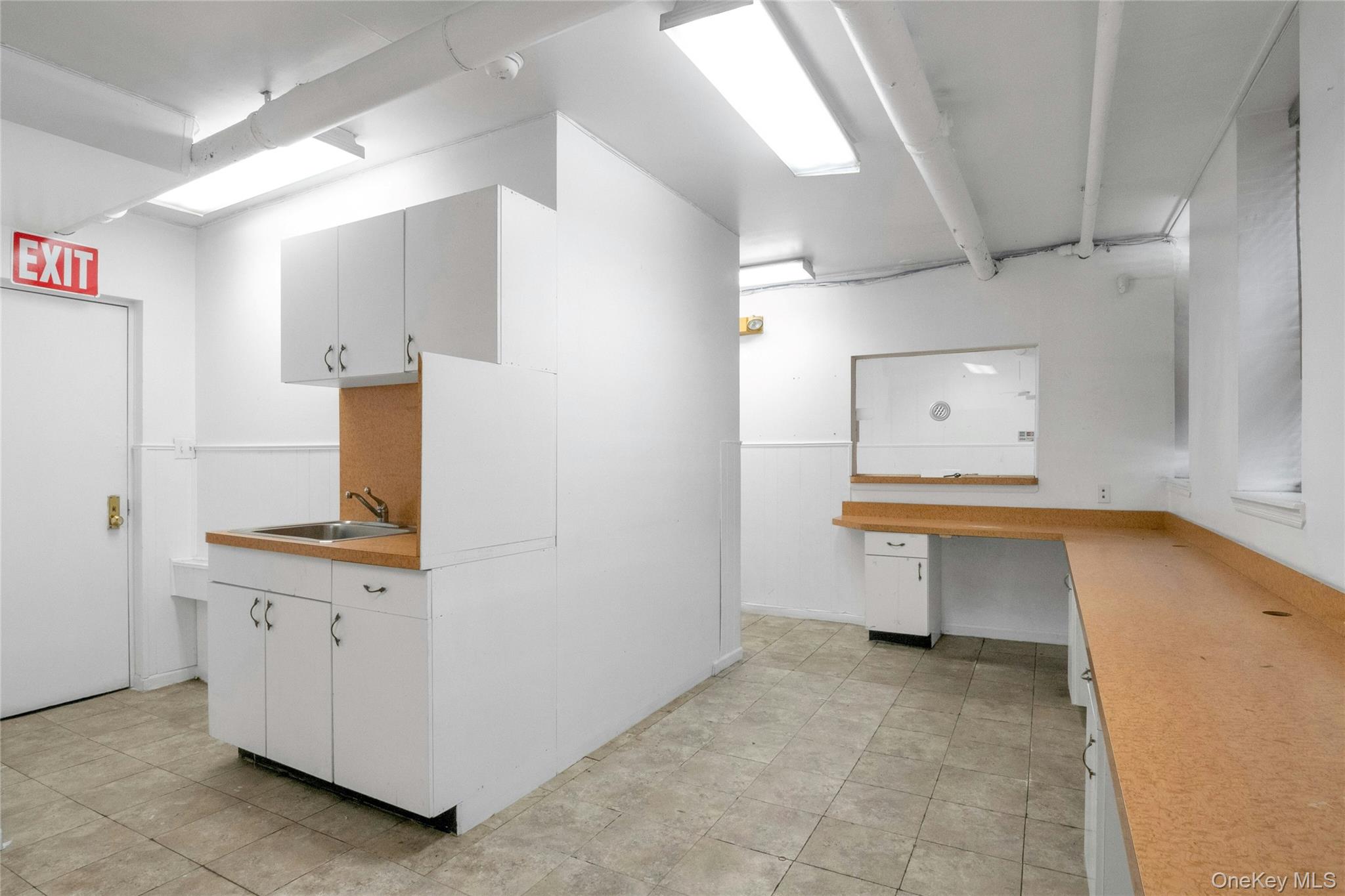 #5 photo, 2400 Davidson Avenue, Bronx , NY 10468