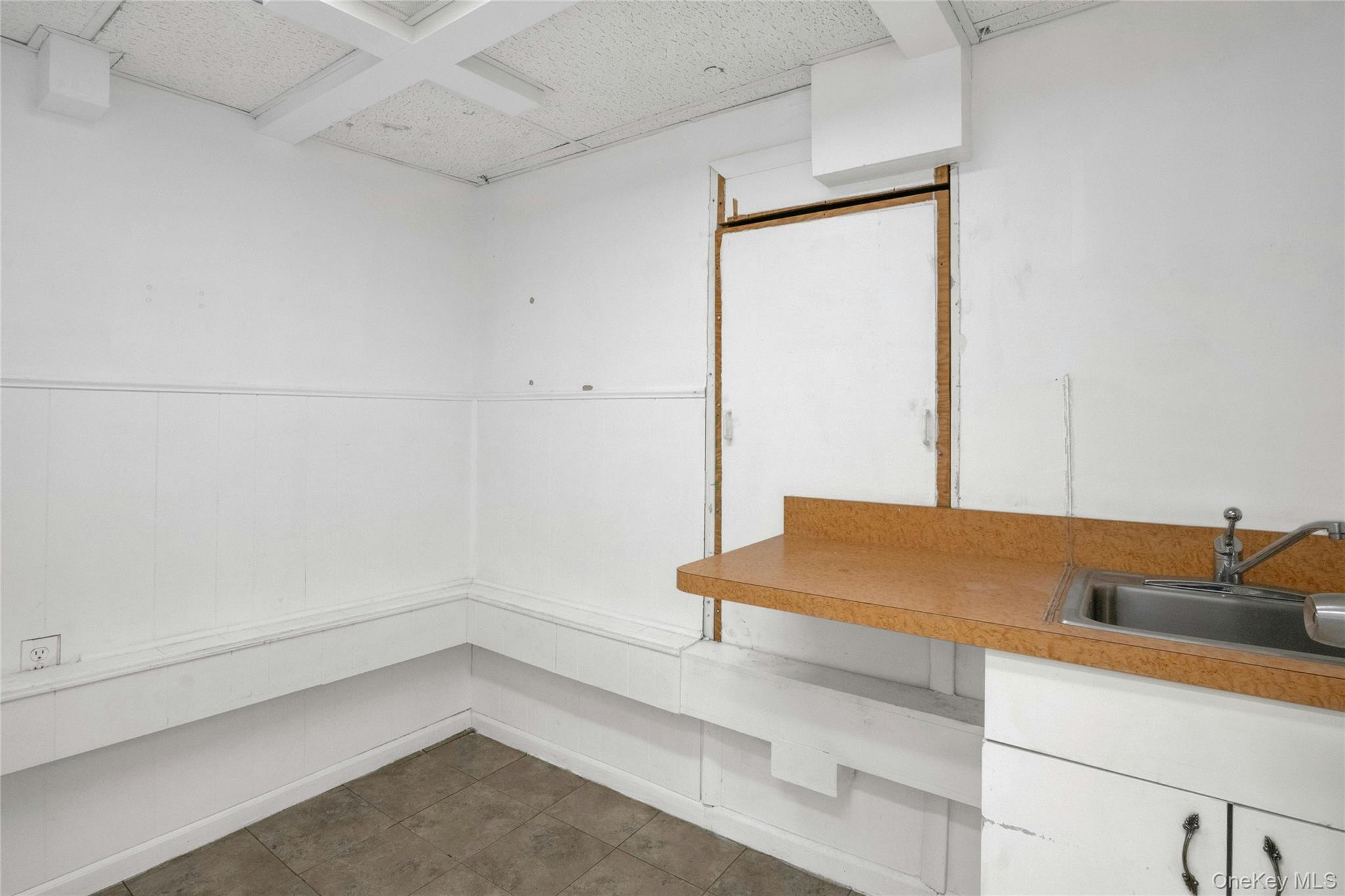 #8 photo, 2400 Davidson Avenue, Bronx , NY 10468