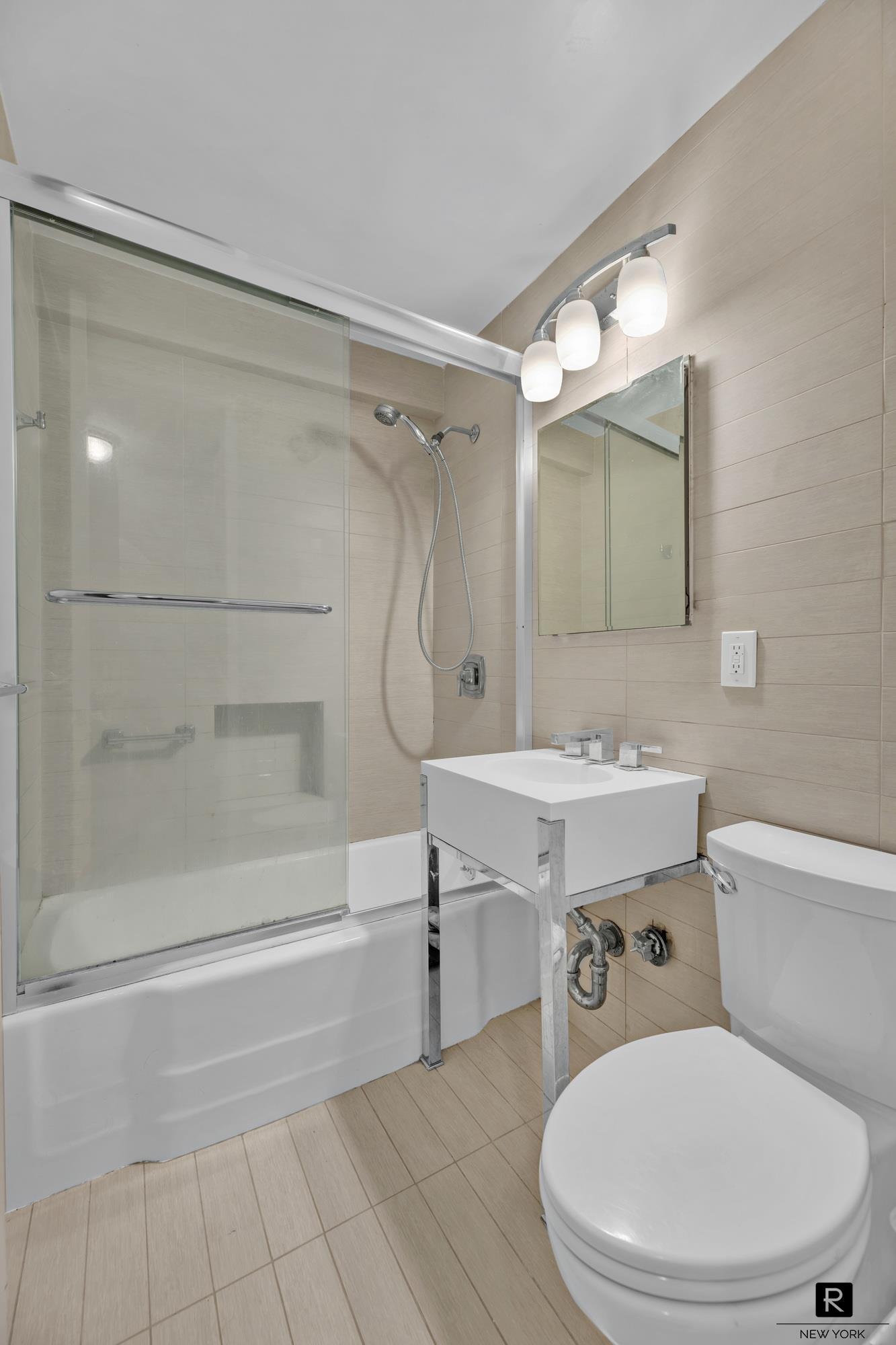 #7 photo, 245 E 25th Street, マンハッタン Kips Bay , NY 10010