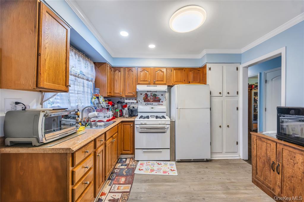 #7 photo, 131 Eastwood Boulevard, Centereach , NY 11720