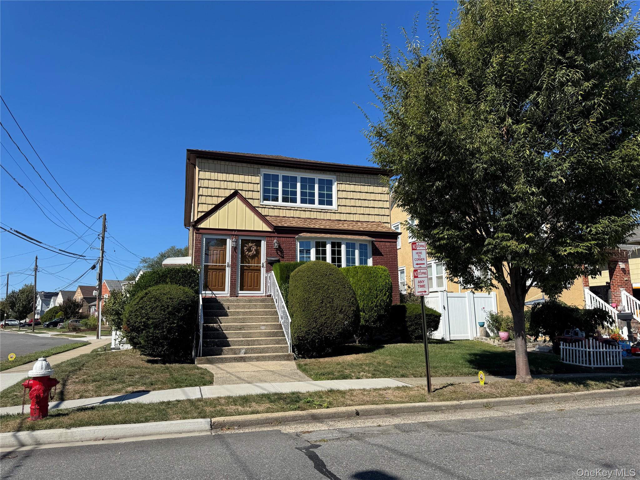 #1 photo, 17 Lawson Avenue, ناسو East Rockaway , NY 11518