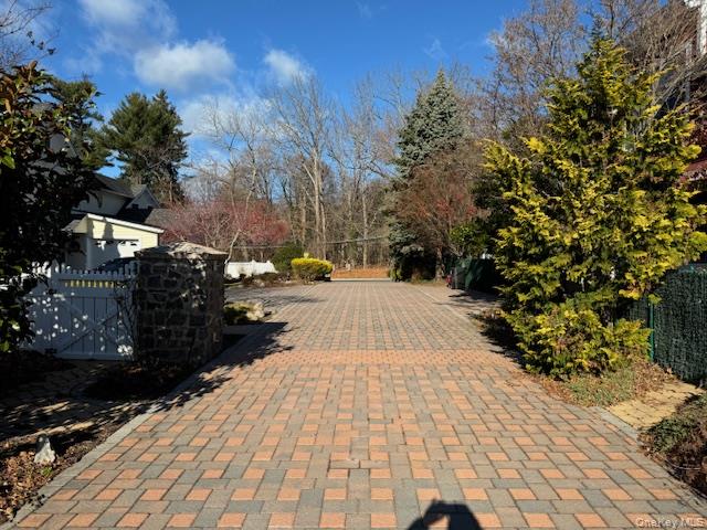 #16 photo, 342 Main Street, Setauket , NY 11733