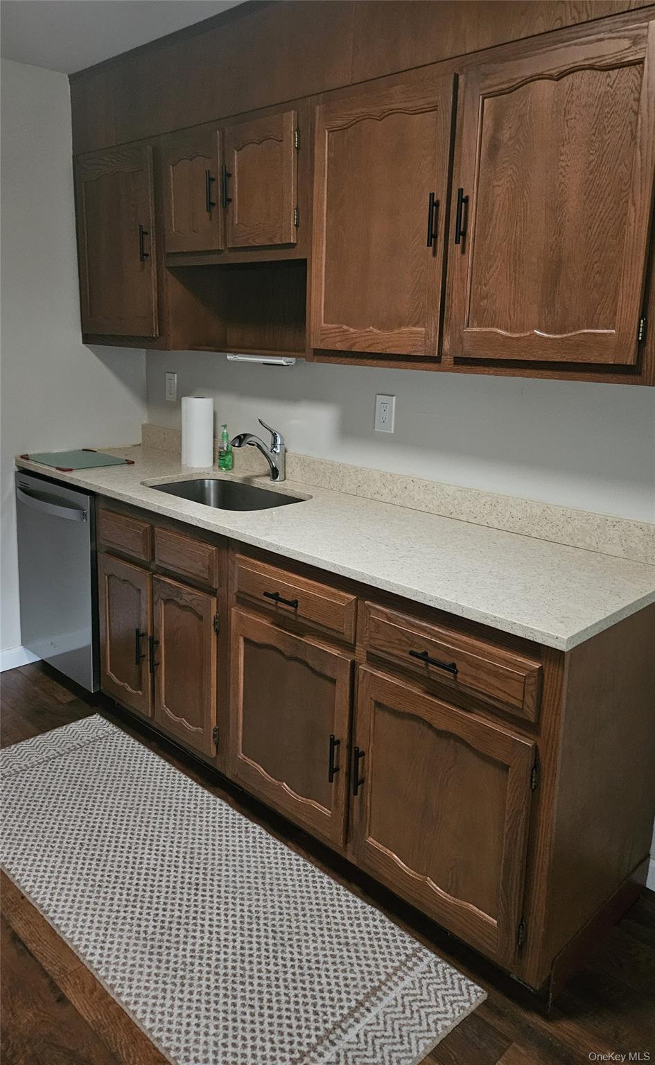 #5 photo, 232 Blackpool Court, Ridge , NY 11961