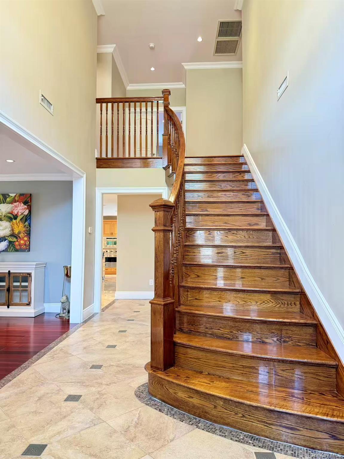 #15 photo, 17 Livingston Avenue, Jericho , NY 11753