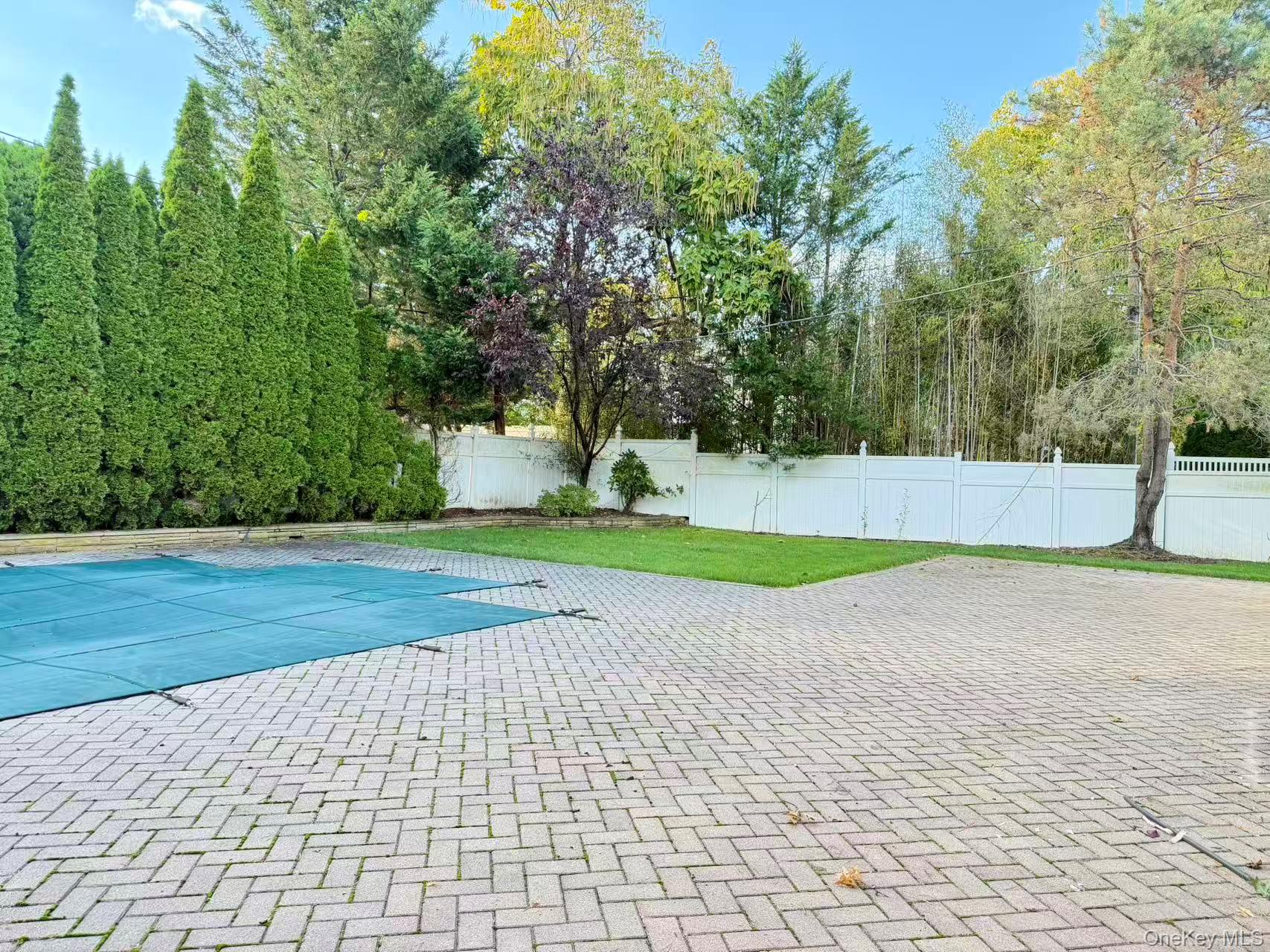 #18 photo, 17 Livingston Avenue, Jericho , NY 11753