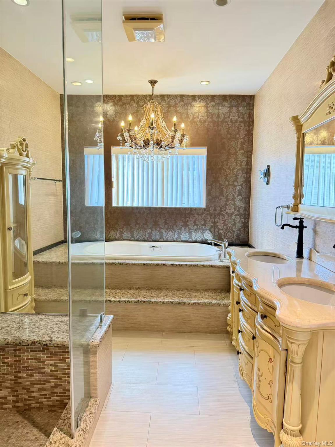 #20 photo, 17 Livingston Avenue, Jericho , NY 11753