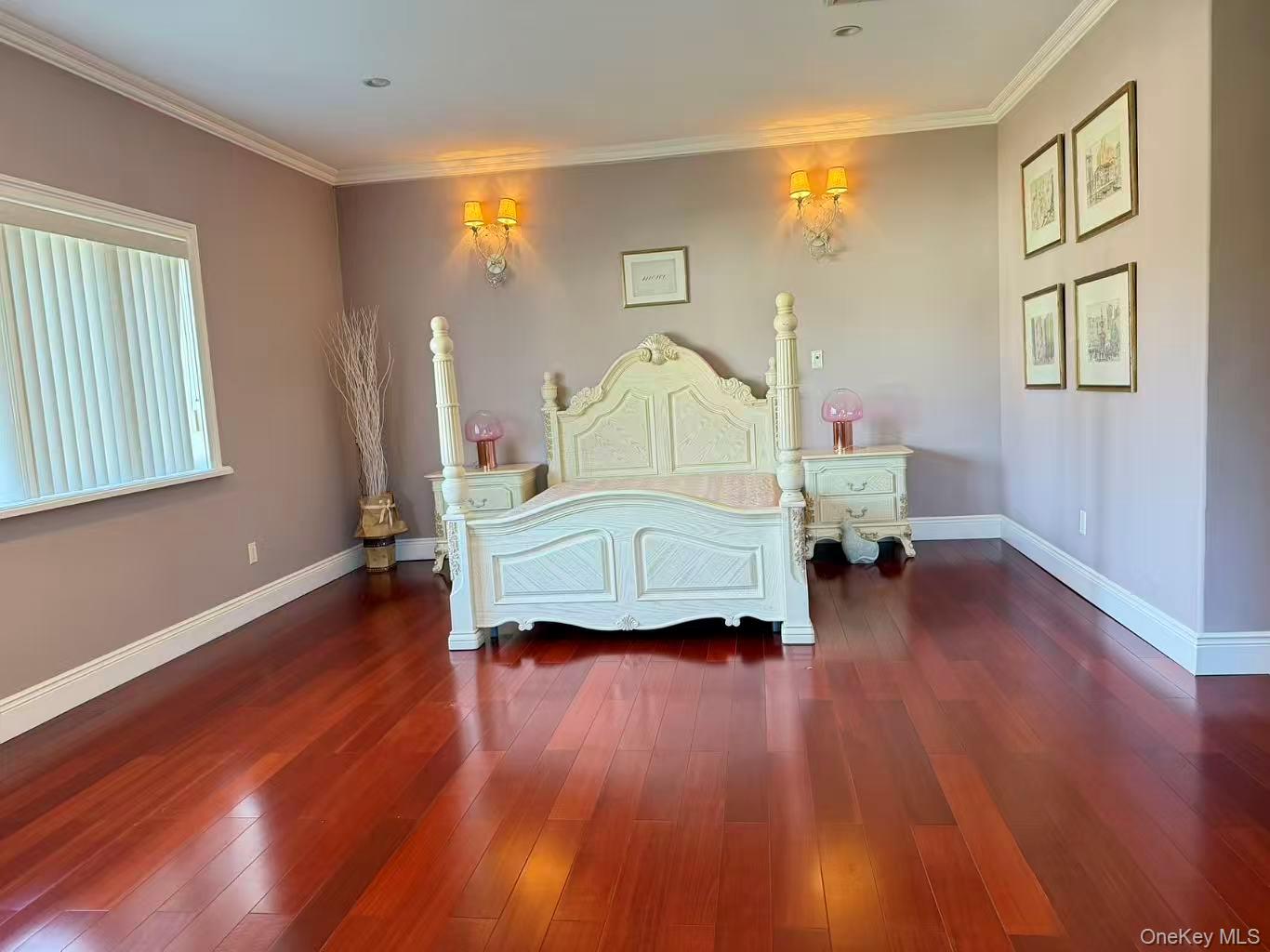 #5 photo, 17 Livingston Avenue, Jericho , NY 11753