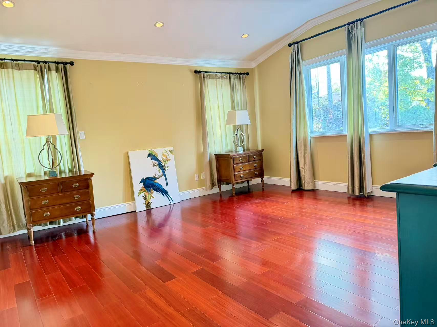 #6 photo, 17 Livingston Avenue, Jericho , NY 11753