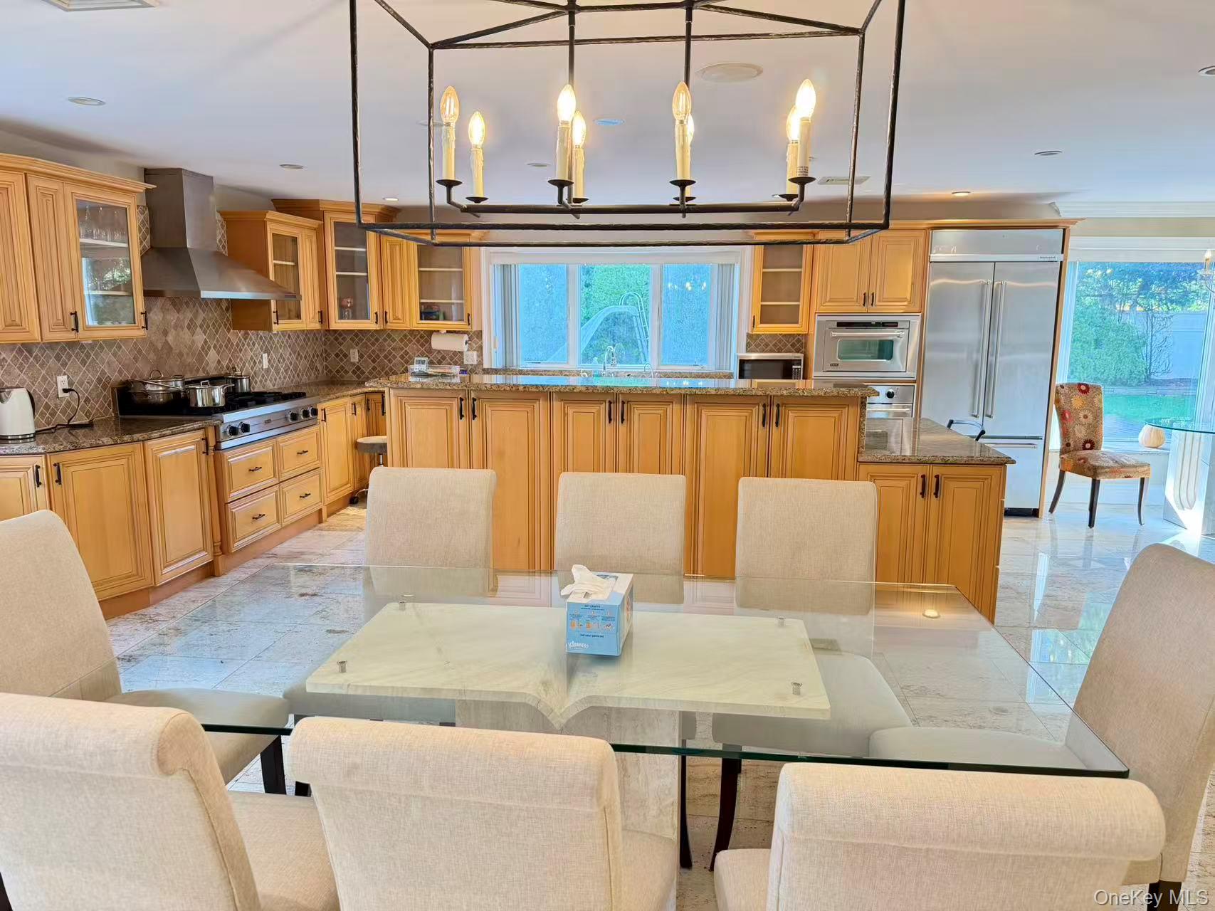 #7 photo, 17 Livingston Avenue, Jericho , NY 11753