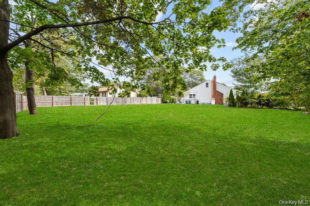 #20 photo, 111 Cedar Oaks Avenue, Farmingville , NY 11738