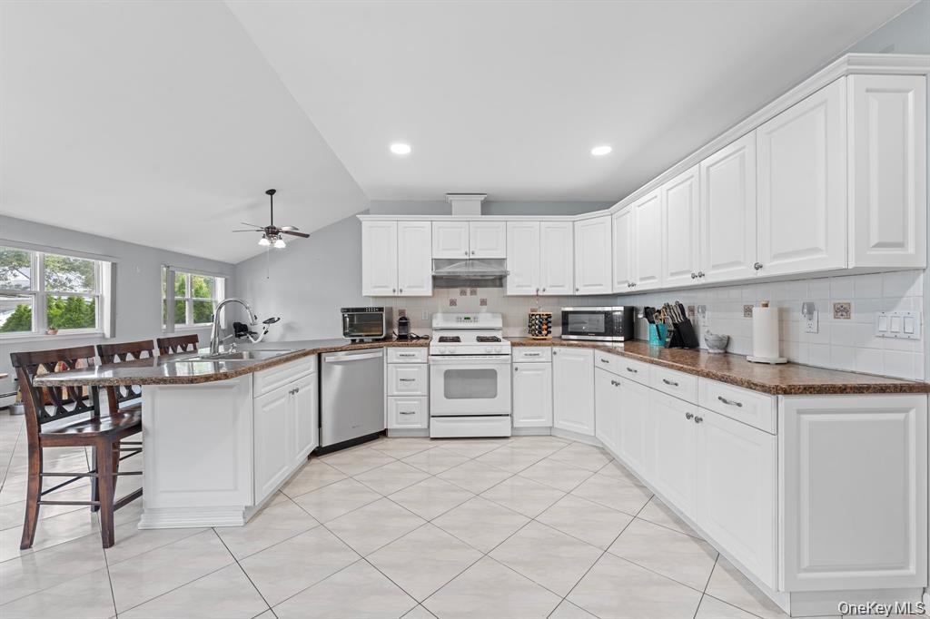 #5 photo, 111 Cedar Oaks Avenue, Farmingville , NY 11738