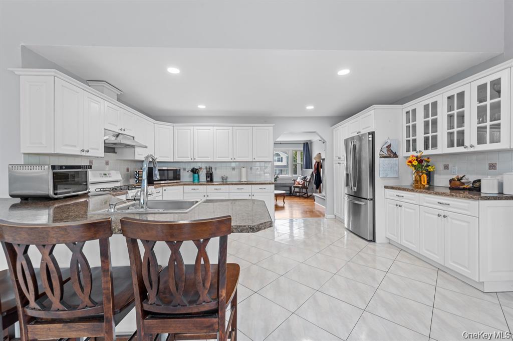 #7 photo, 111 Cedar Oaks Avenue, Farmingville , NY 11738