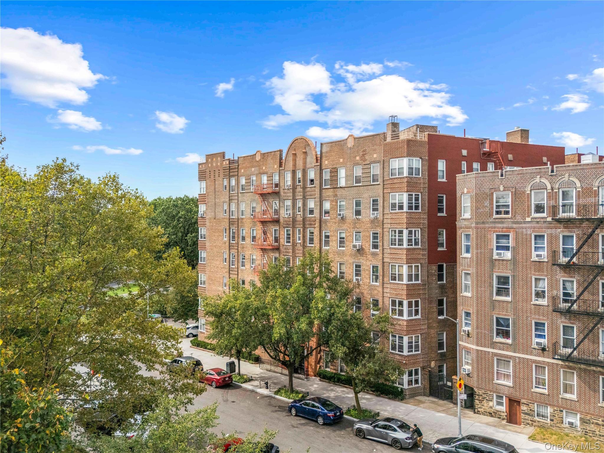 #3 photo, 601 Pelham Parkway North, Bronx , NY 10467