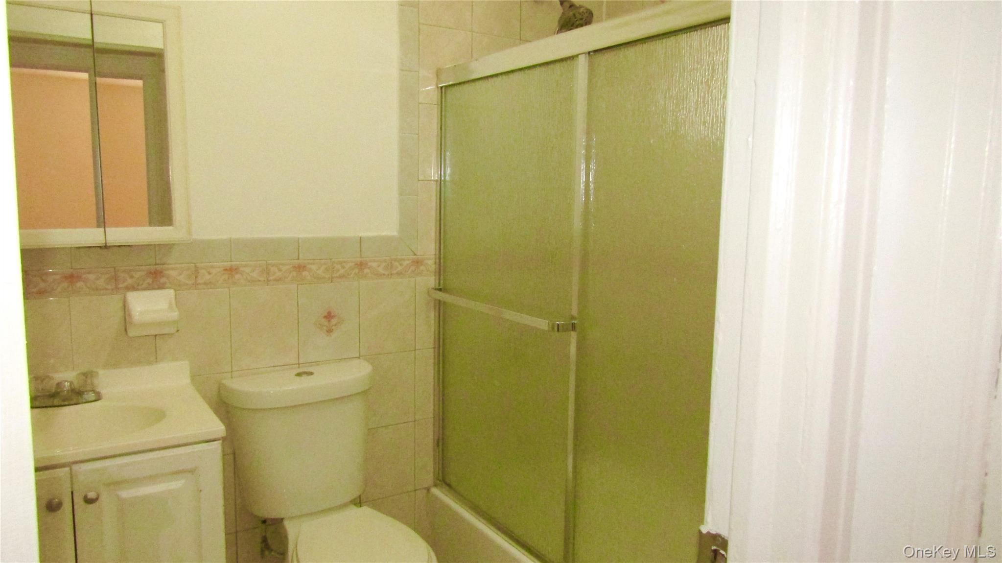 #6 photo, 10411 200th Street, Saint Albans , NY 11412