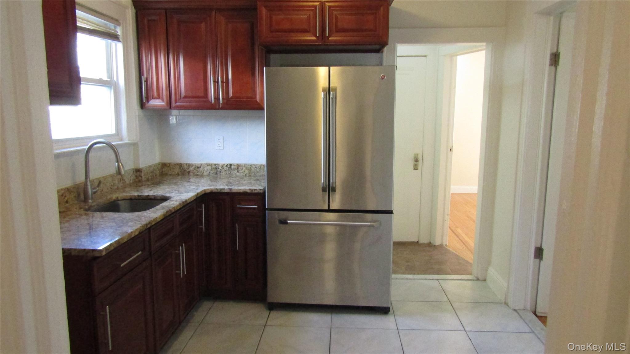 #8 photo, 10411 200th Street, Saint Albans , NY 11412