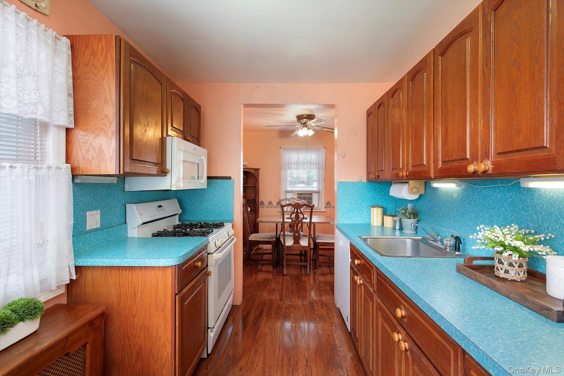 #10 photo, 2926 Court Street, Oceanside , NY 11572