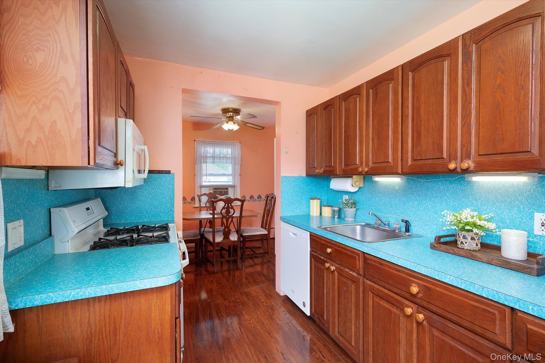 #11 photo, 2926 Court Street, Oceanside , NY 11572