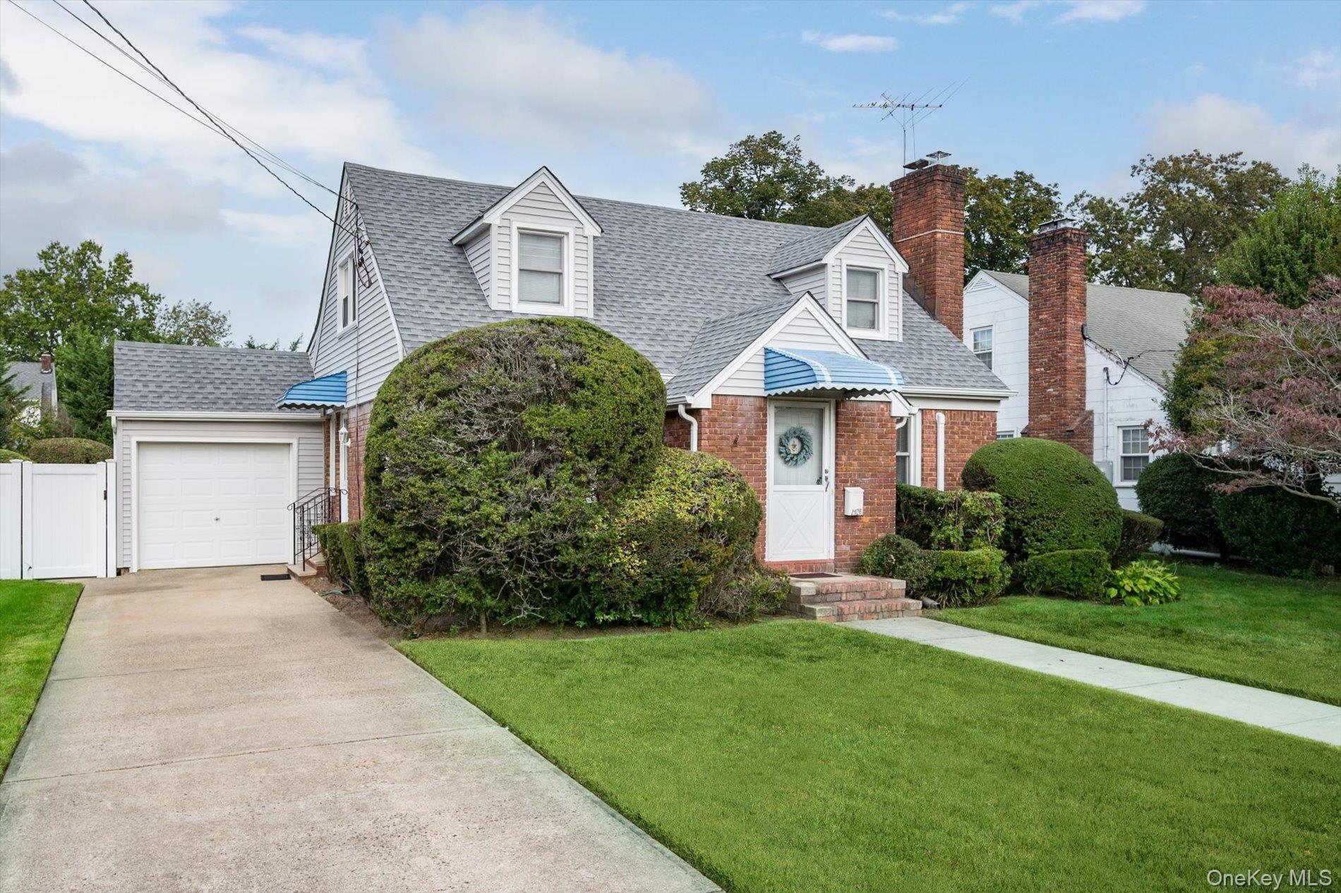 #2 photo, 2926 Court Street, Oceanside , NY 11572