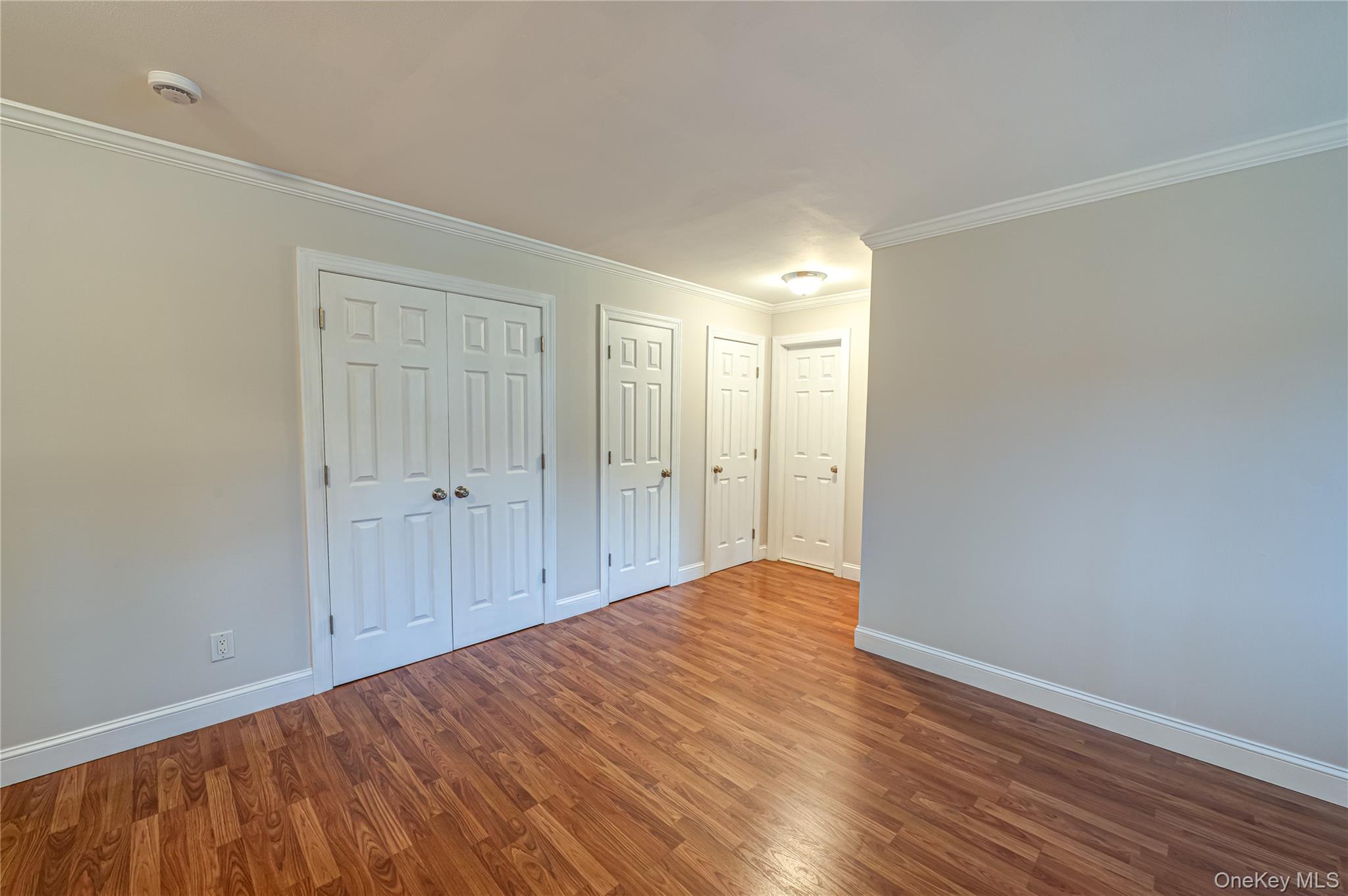 #11 photo, 742 Deer Park Avenue, サフォーク郡 North Babylon , NY 11703