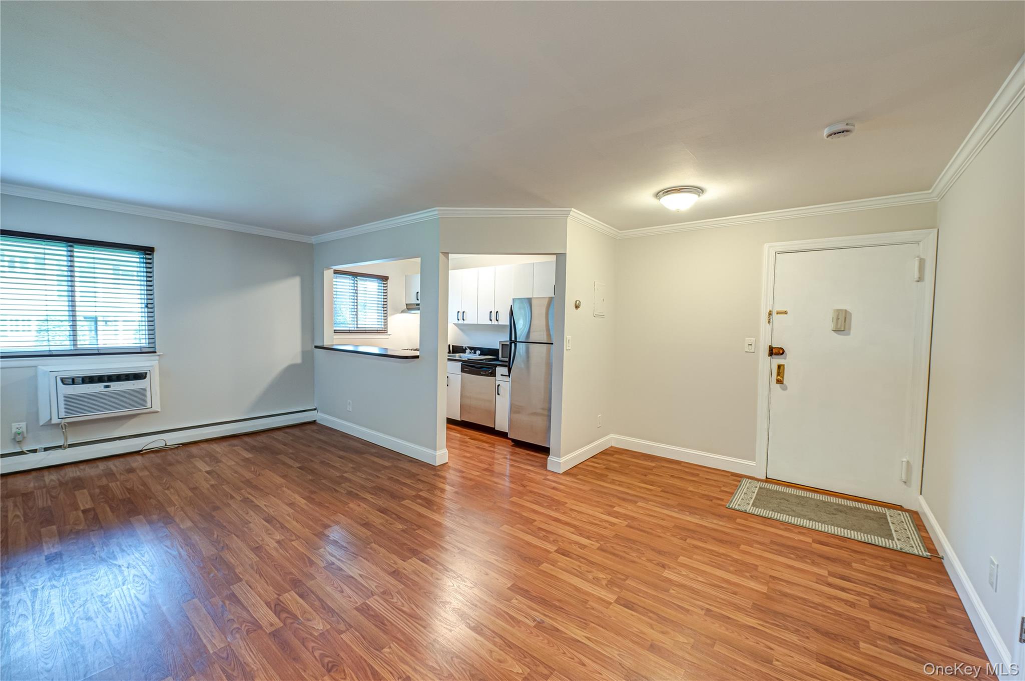 #4 photo, 742 Deer Park Avenue, サフォーク郡 North Babylon , NY 11703