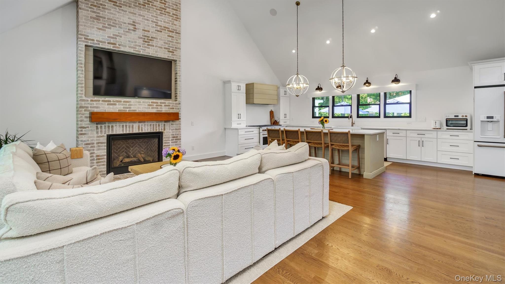 #10 photo, 99 Beach Road, Westhampton Beach , NY 11978