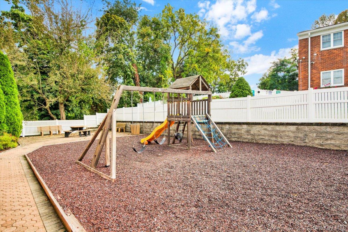 #17 photo, 1879 Crompond Road, Peekskill , NY 10566