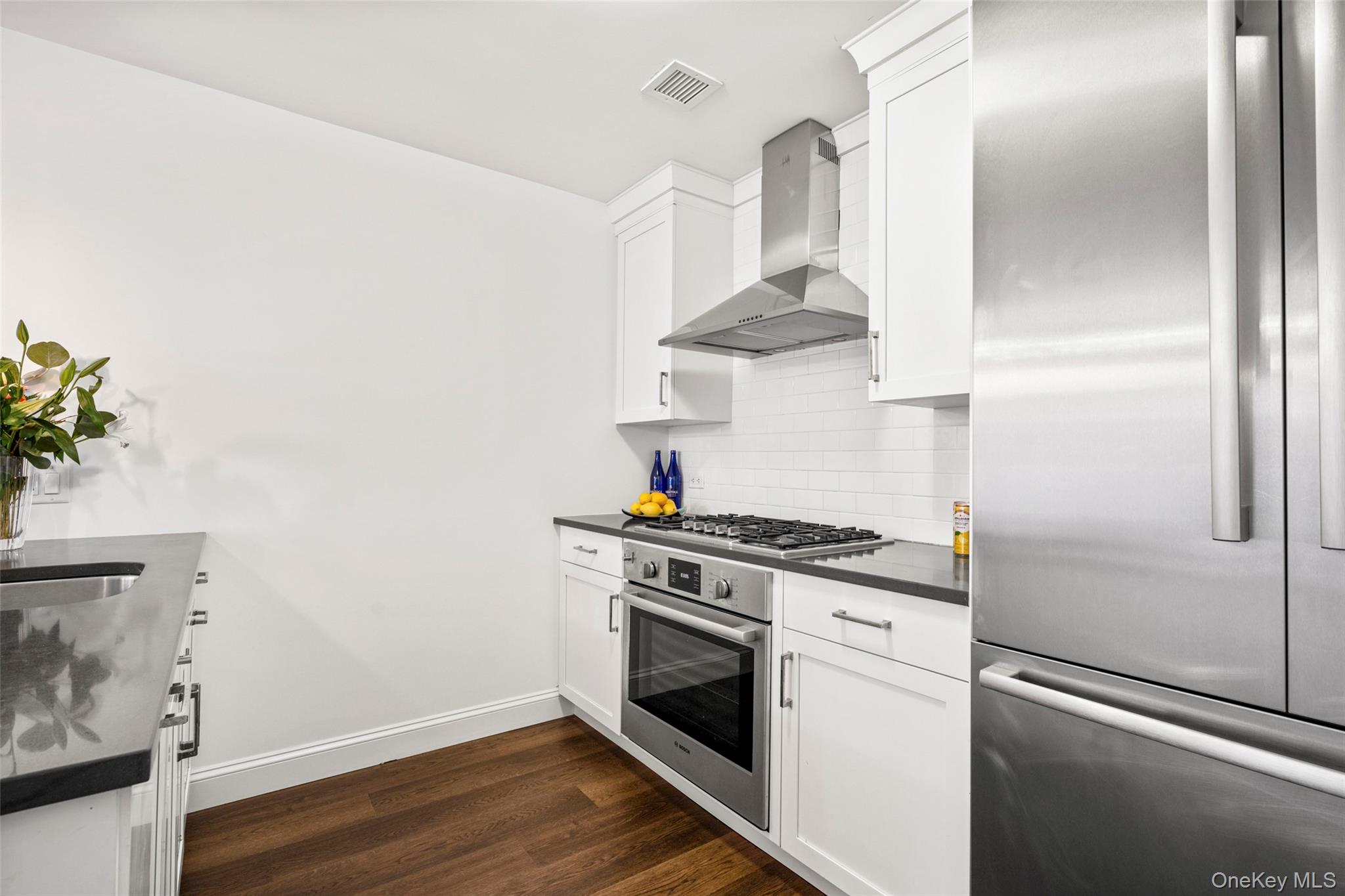 #12 photo, 10 Byron Place, Larchmont , NY 10538