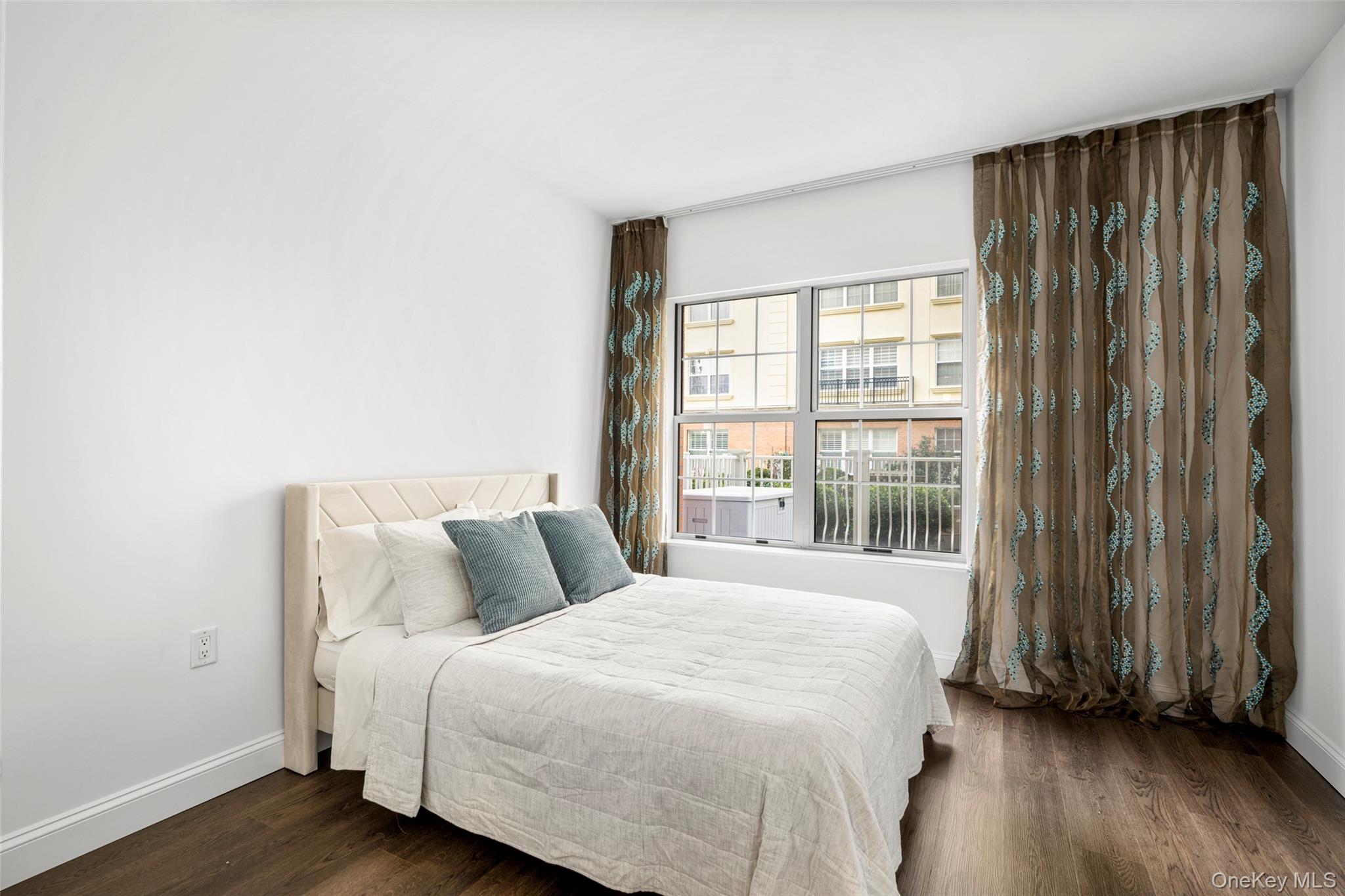 #19 photo, 10 Byron Place, Larchmont , NY 10538