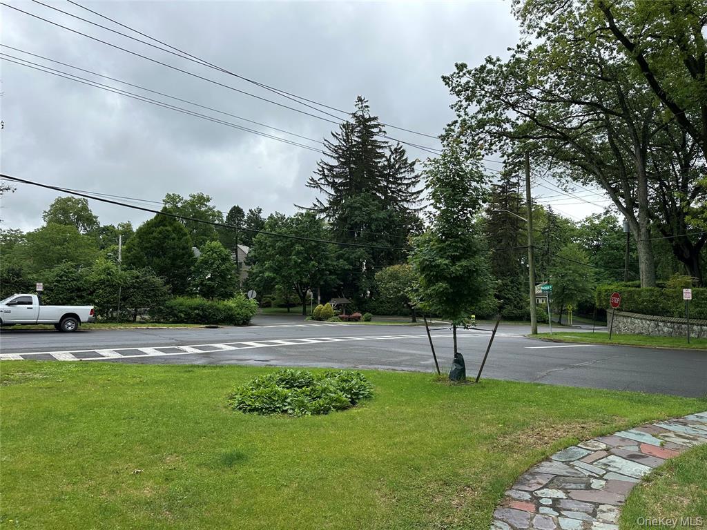 #5 photo, 2 Rochelle Road, Larchmont , NY 10538