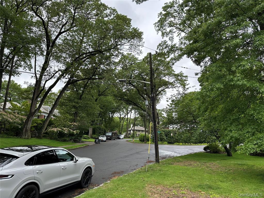 #6 photo, 2 Rochelle Road, Larchmont , NY 10538