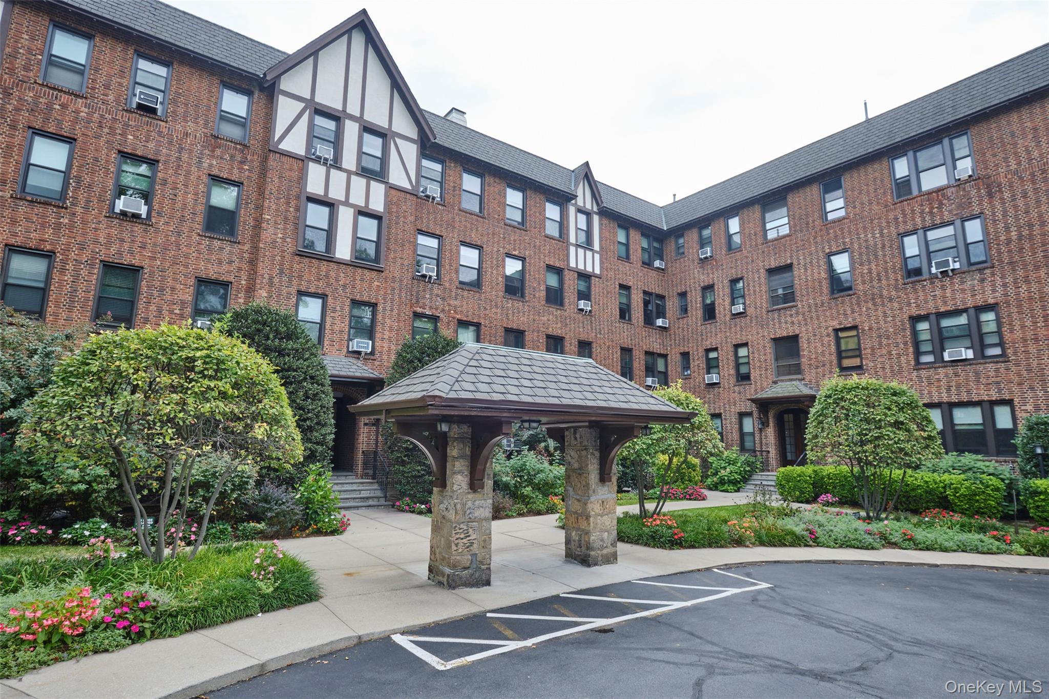 #16 photo, 244 Bronxville Road, Bronxville , NY 10708