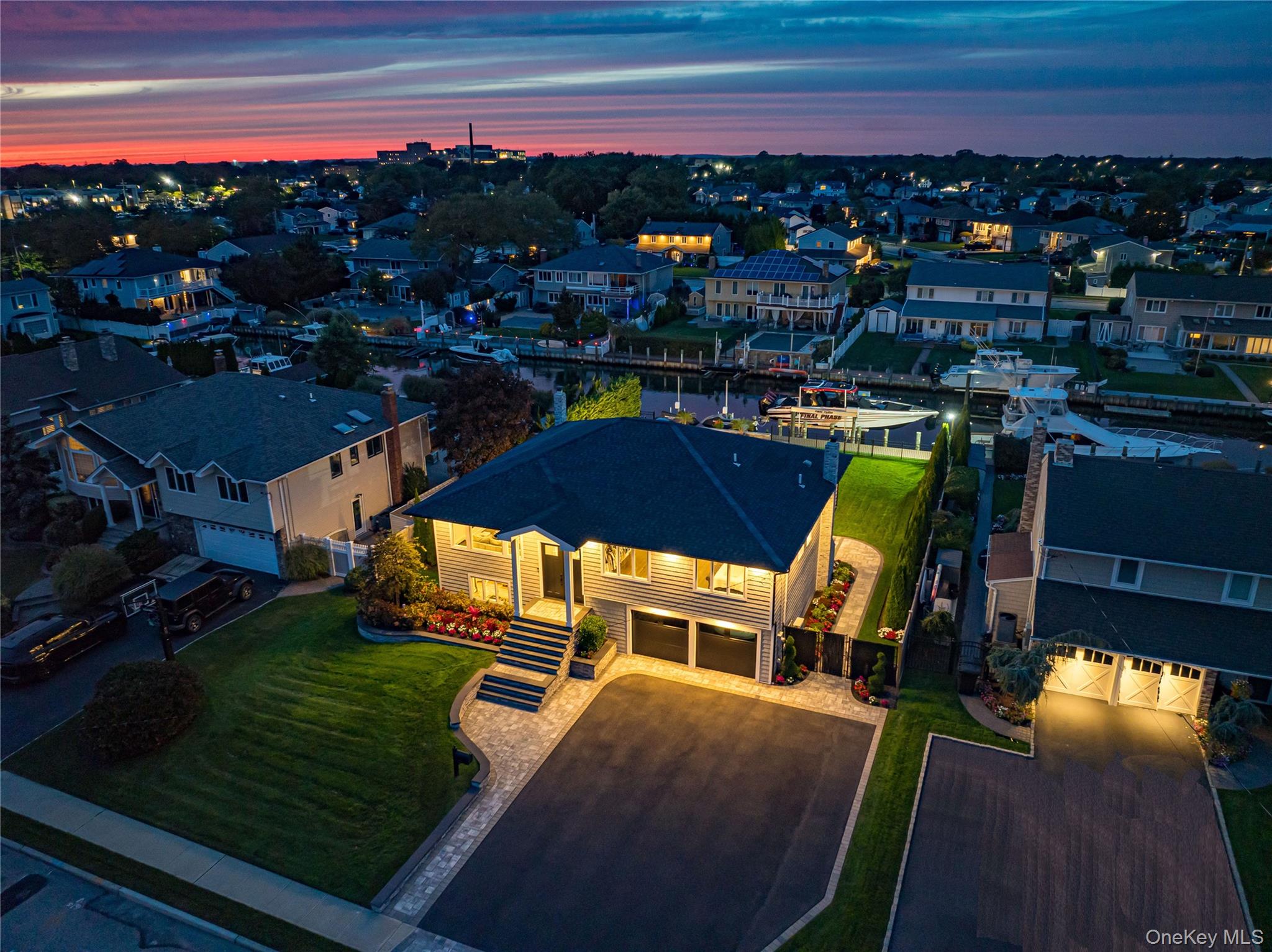 #1 photo, 11 Dolphin Lane, West Islip , NY 11795