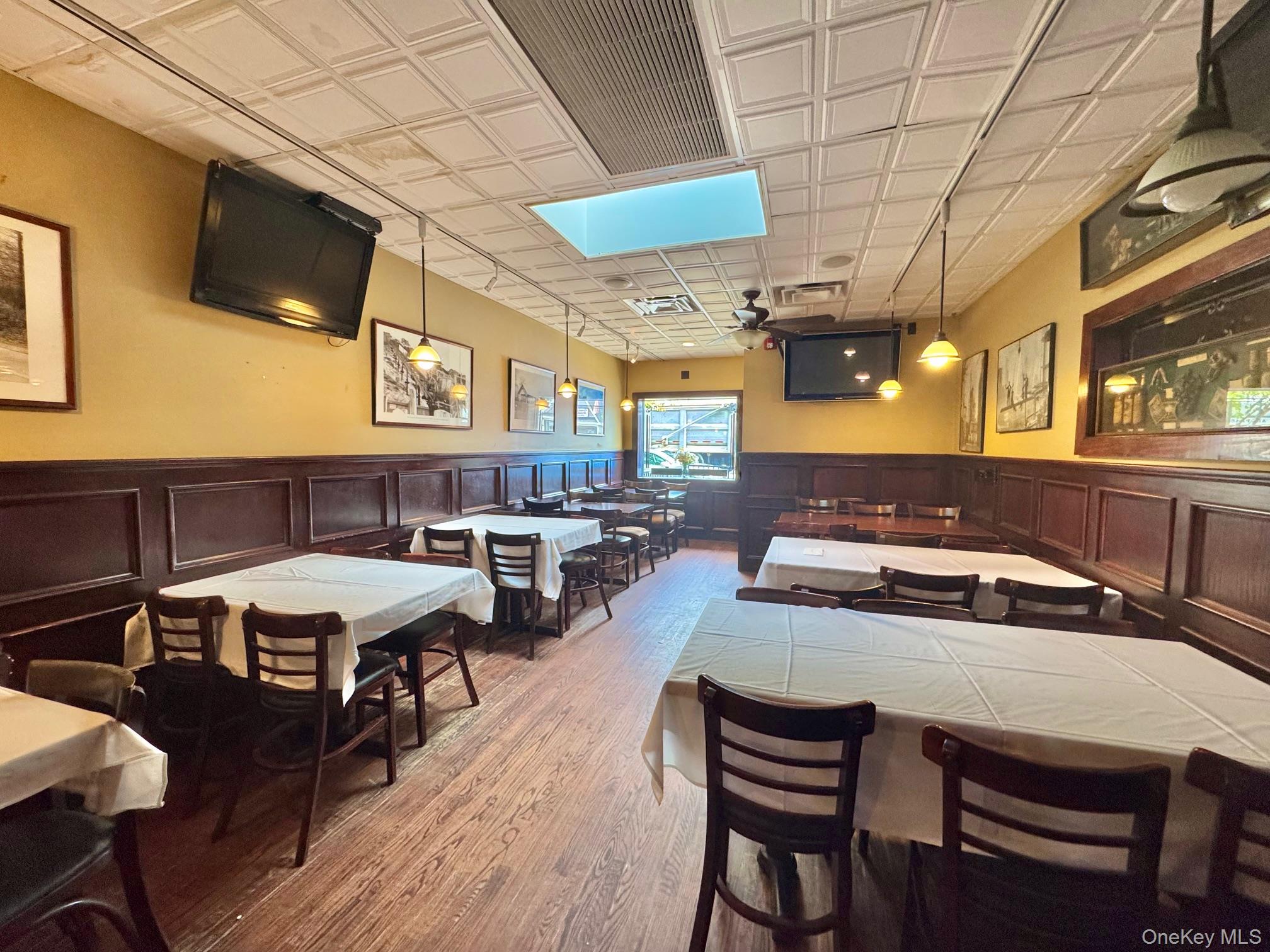 #16 photo, 42-46 Broadway, サフォーク郡 Rocky Point , NY 11778