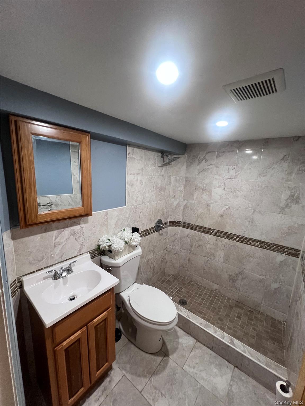 #12 photo, 44 Frank Street, Valley Stream , NY 11580