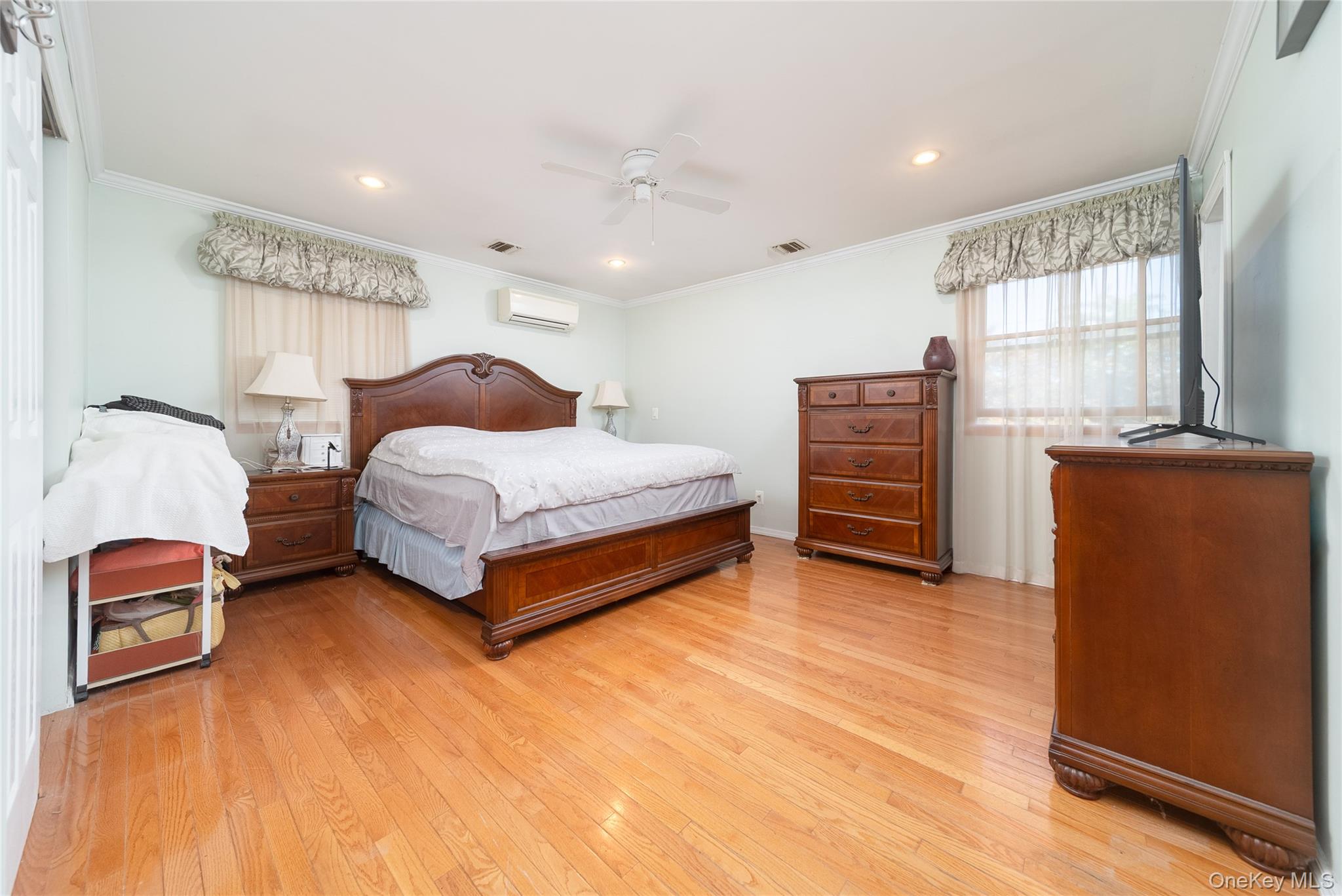 #10 photo, 2544 New York Avenue, Huntington , NY 11747