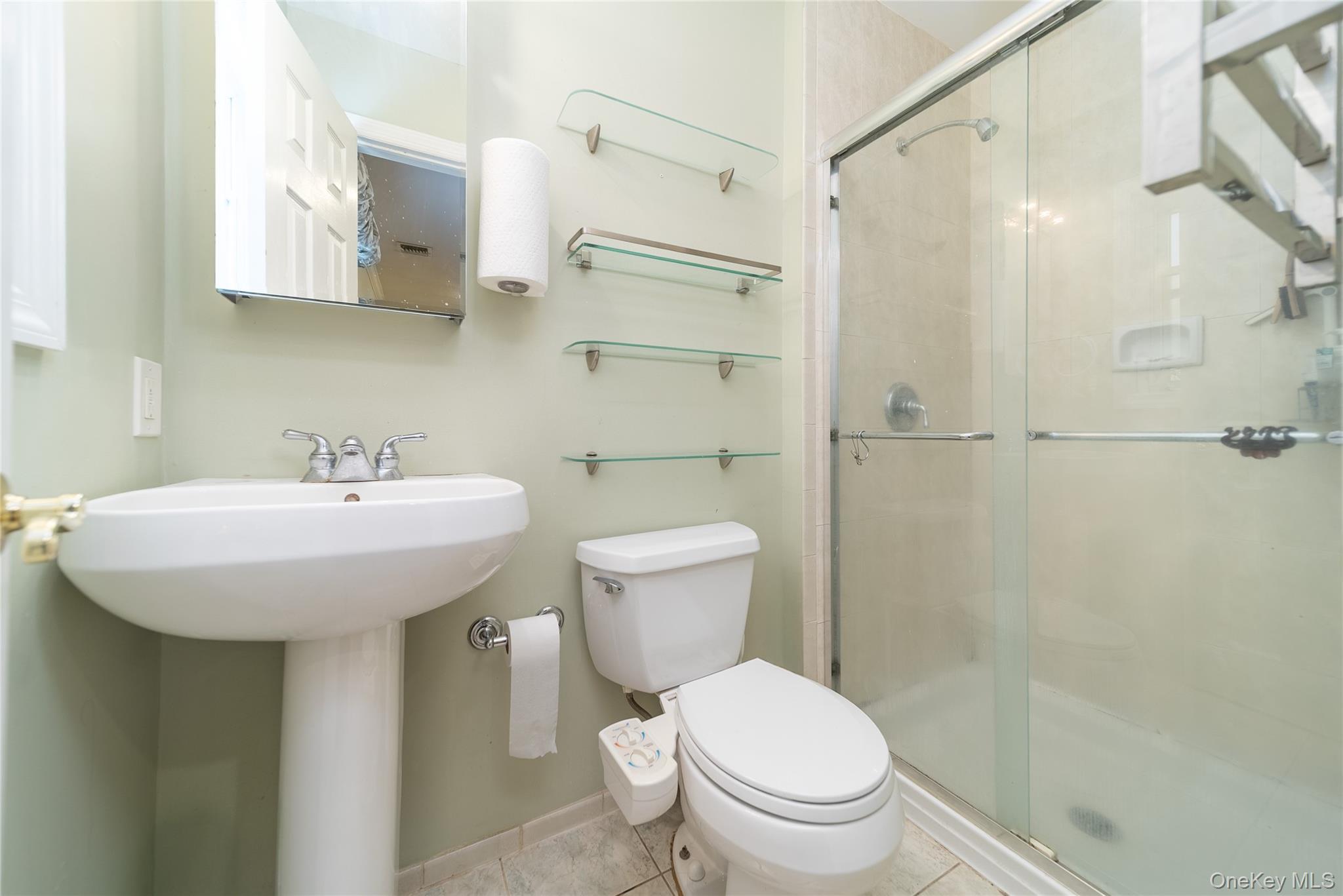 #11 photo, 2544 New York Avenue, Huntington , NY 11747