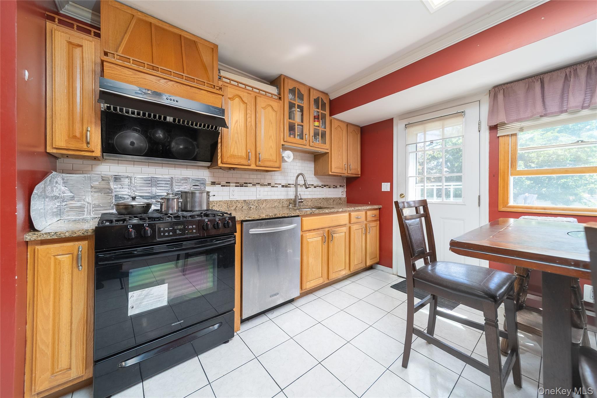 #8 photo, 2544 New York Avenue, Huntington , NY 11747