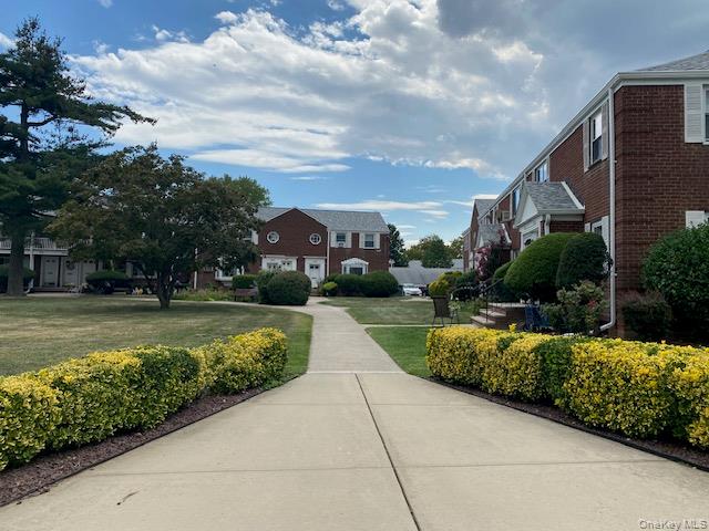 #1 photo, 245-48 77th Crescent, クイーンズ区 Bellerose , NY 11426